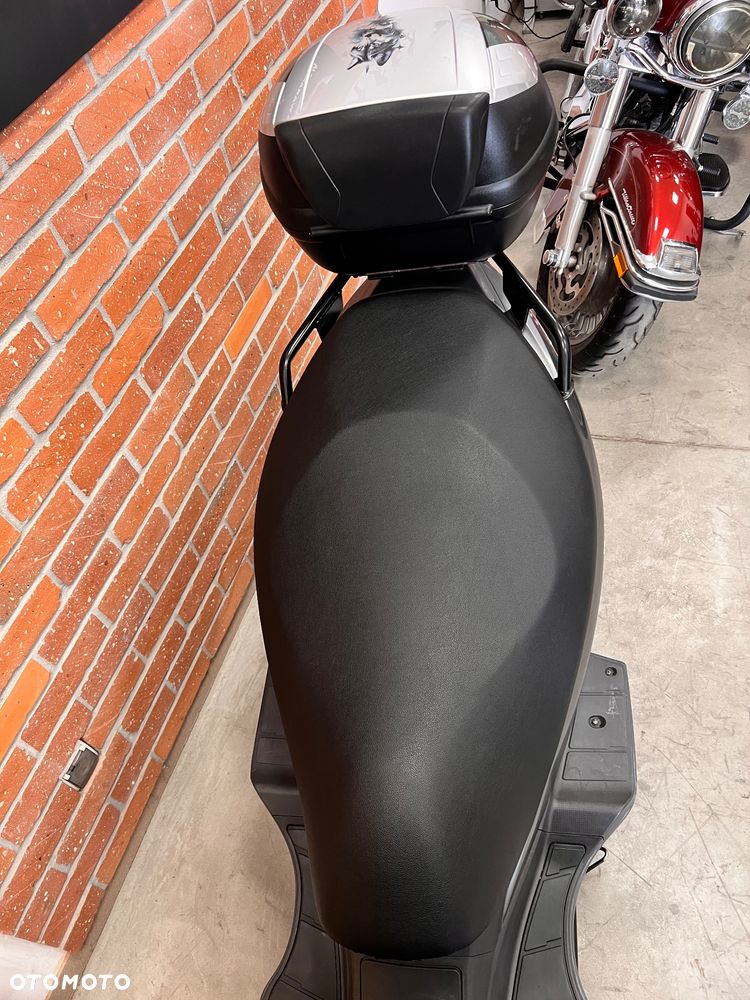 Suzuki Burgman - 15