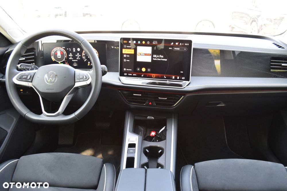 Volkswagen Passat - 11
