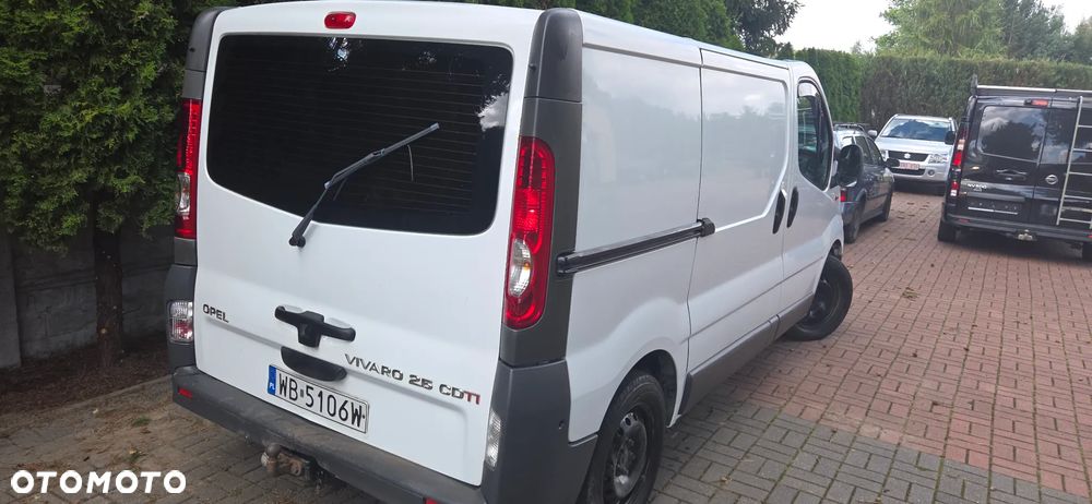 Opel VIVARO 2.5 dci - 14