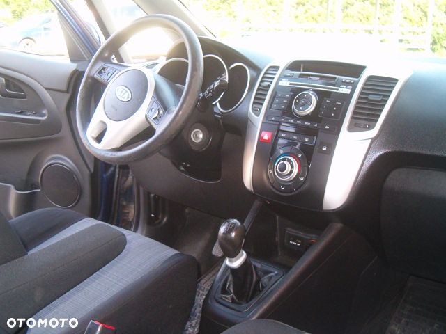 Kia Venga - 22