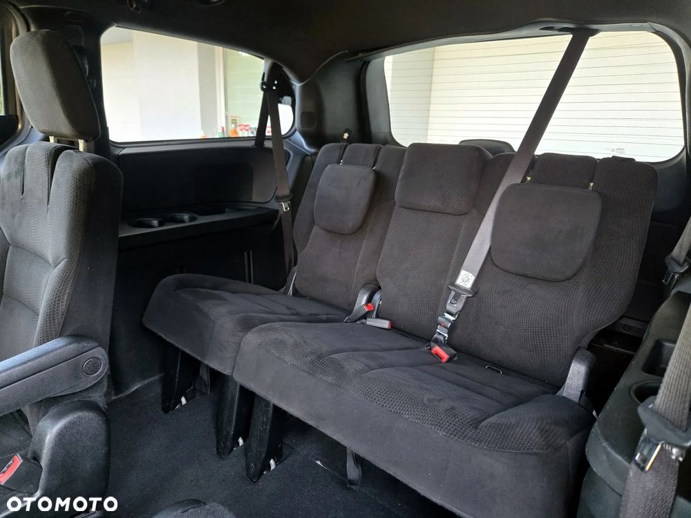 Dodge Grand Caravan - 9