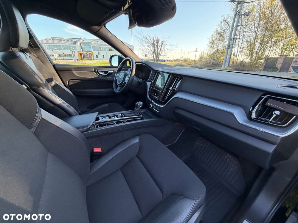 Volvo XC 60 D4 Momentum Pro - 20