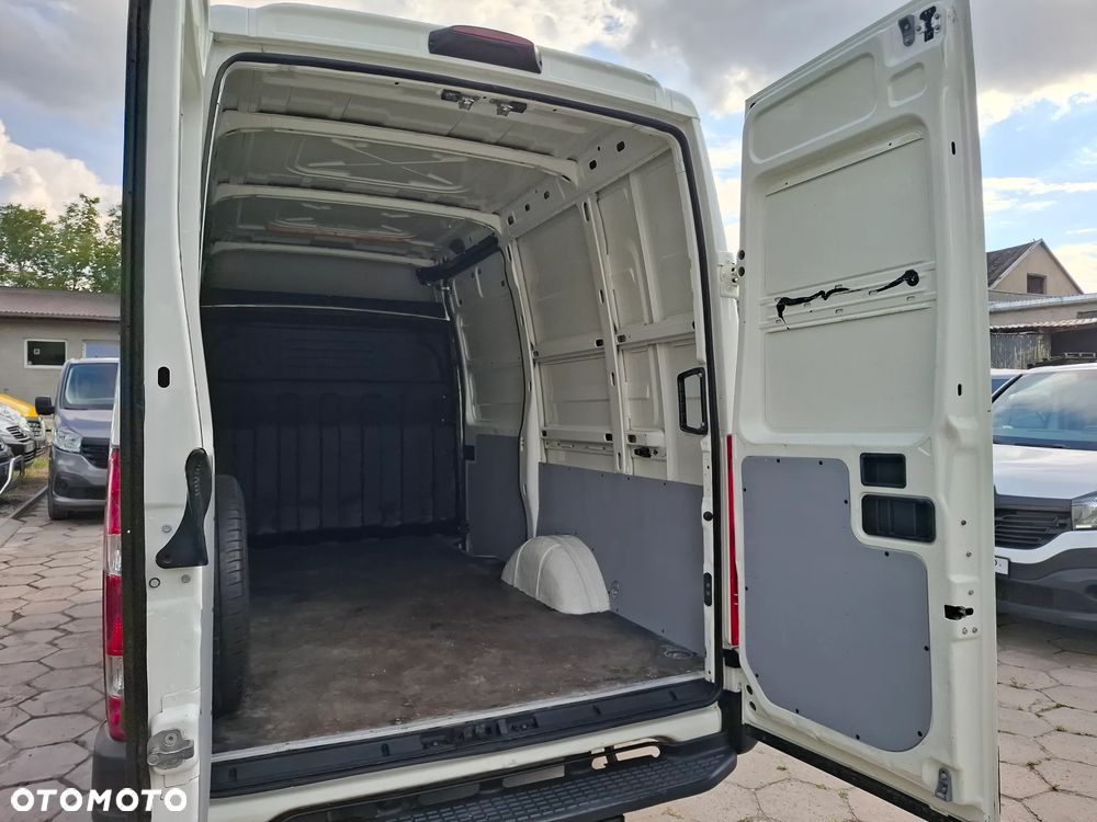 Iveco Daily 35S13 L2H2 ŚREDNIAK Klima HAK 3500KG - 27