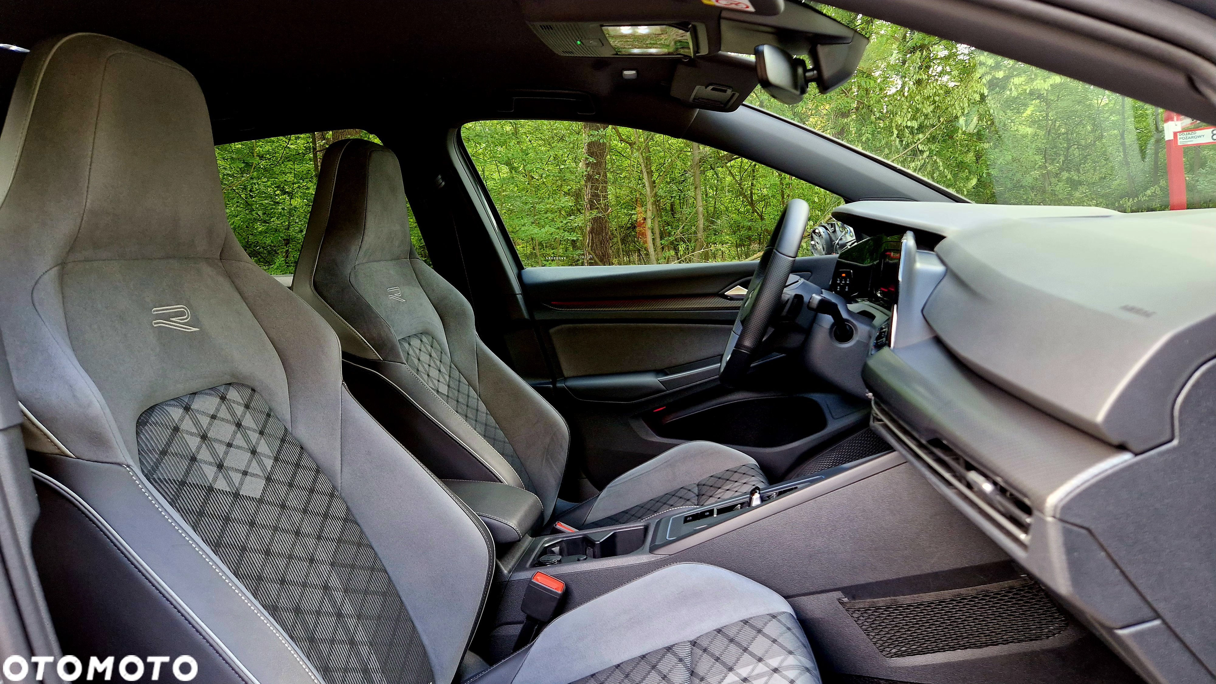 Volkswagen Golf VIII 2.0 TDI R-Line DSG - 14