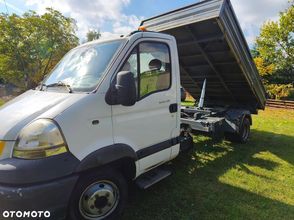 Renault Mascott