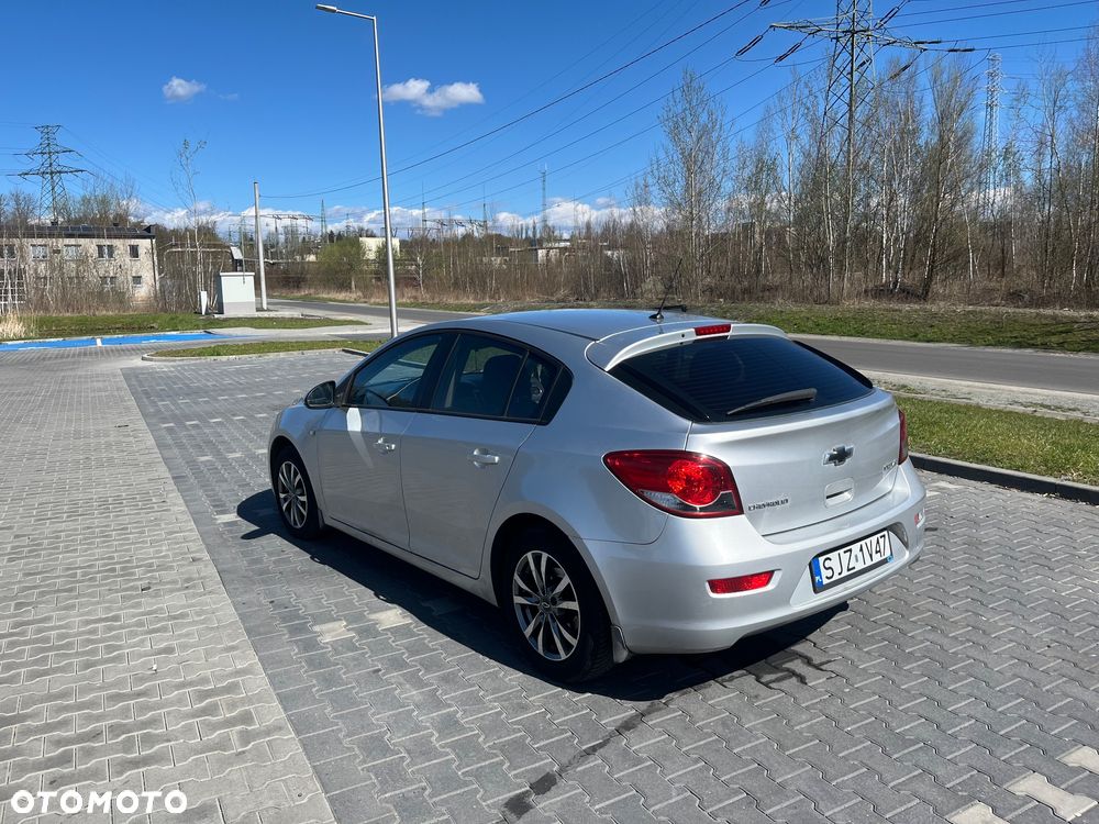 Chevrolet Cruze 1.6 LS - 9