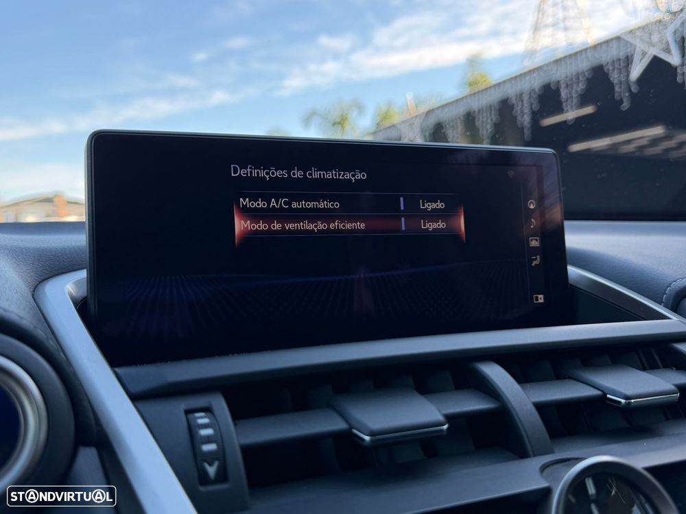 Lexus NX 300h Executive+ - 47