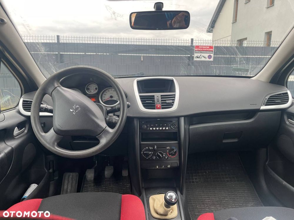 Peugeot 207 2008 photo 5