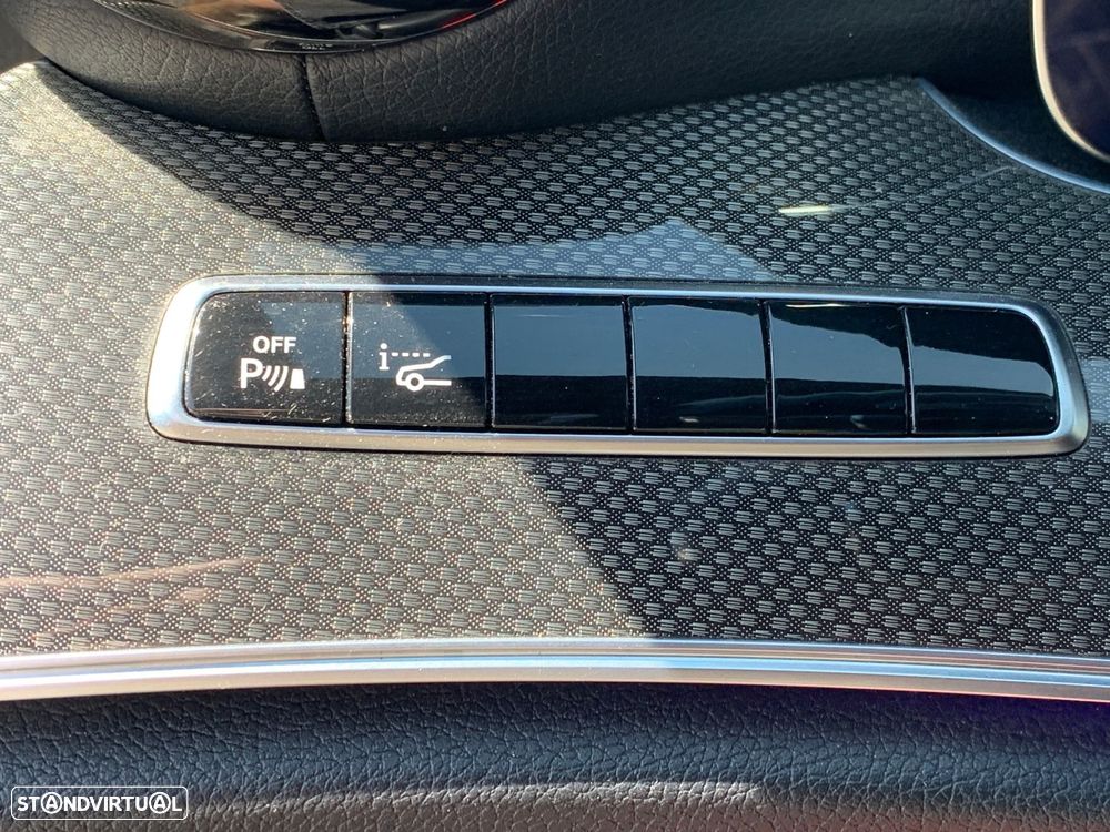 Mercedes-Benz E 220 d AMG Line - 46