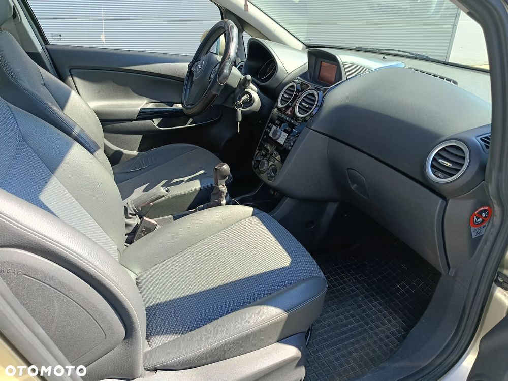 Opel Corsa 1.4 Cosmo - 12