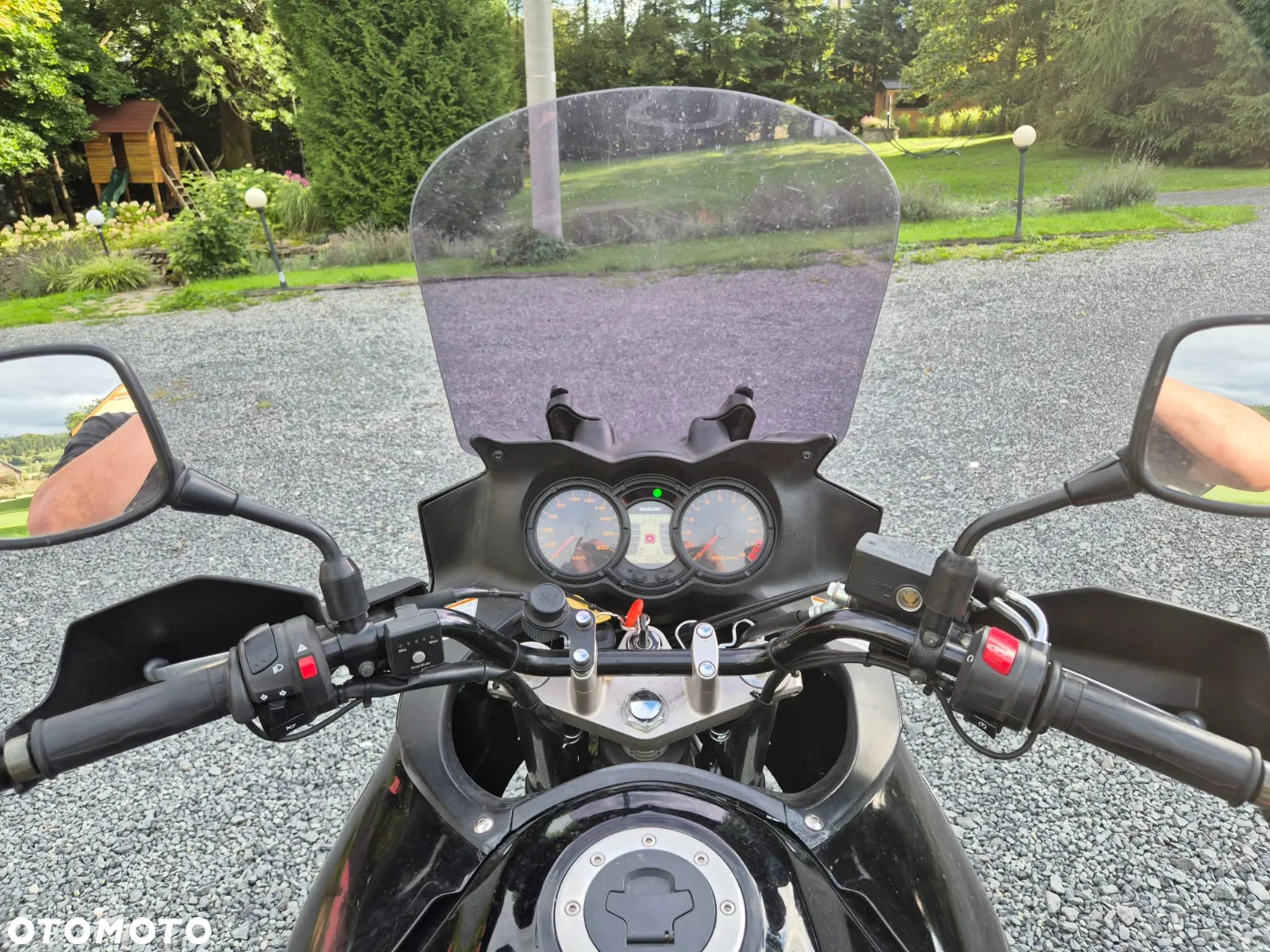 Suzuki V-STROM - 12