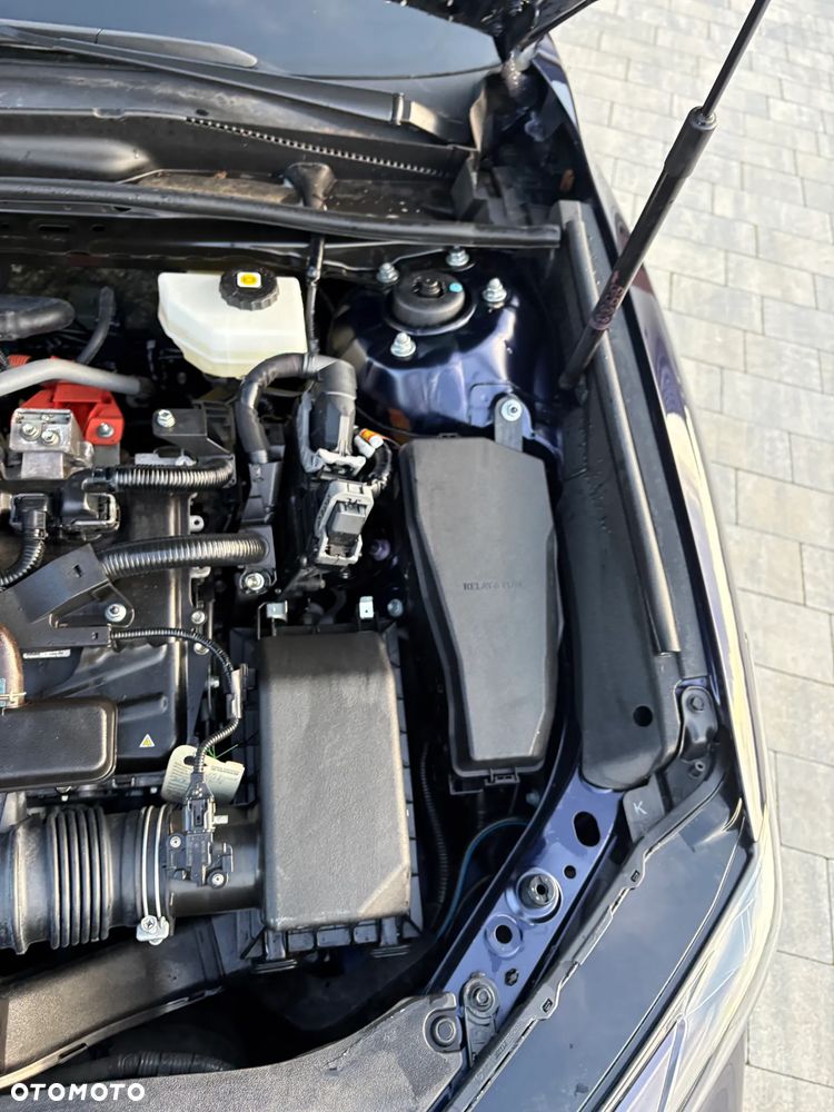 Toyota Camry 2.5 Hybrid Executive CVT - 32