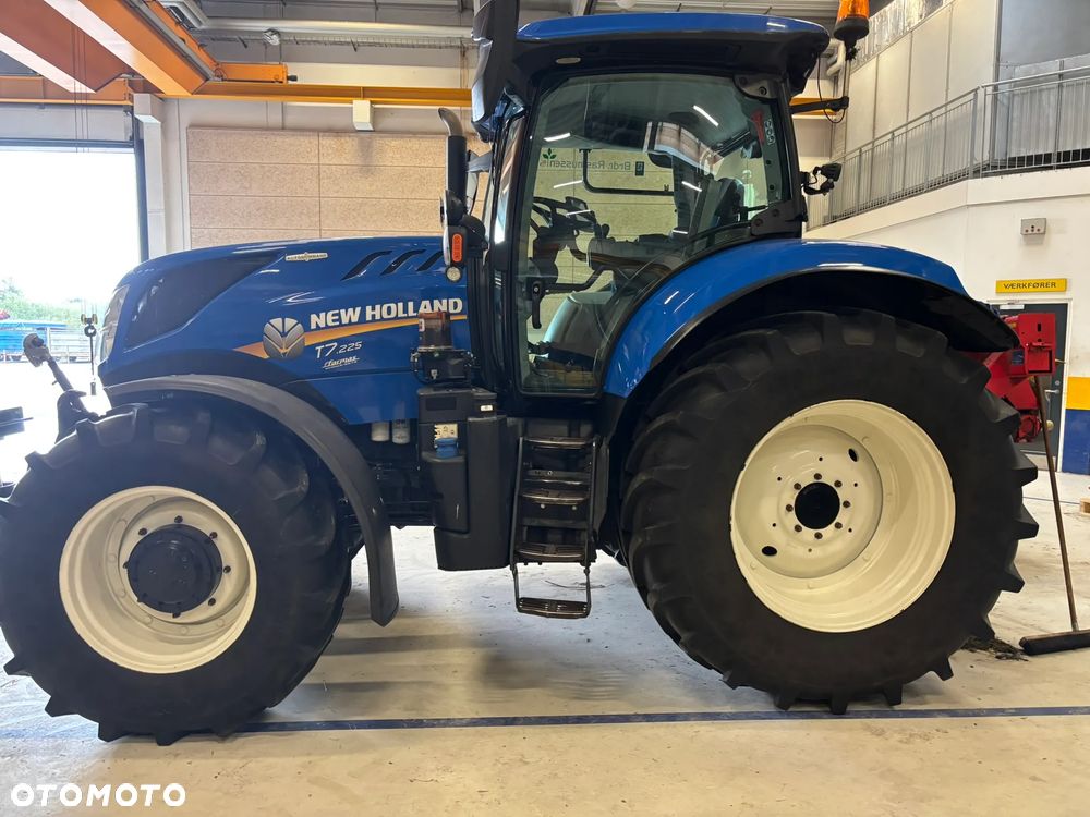 New Holland T7.225 - 8
