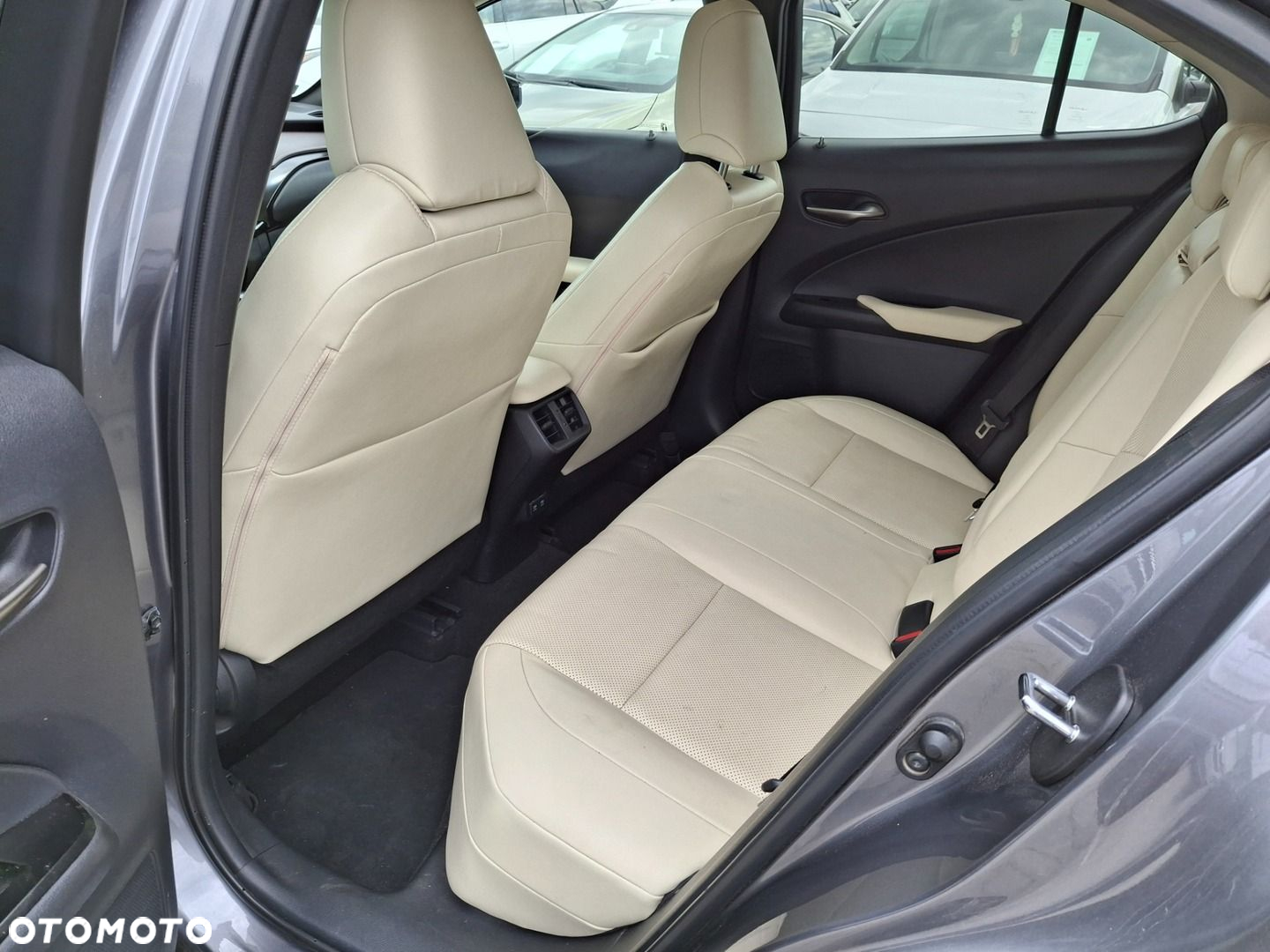 Lexus UX 200 Prestige 2WD - 11