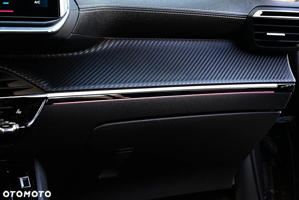 Peugeot 2008 PureTech 130 EAT8 GT - 36