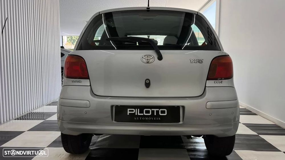 Toyota Yaris 1.0 Sol AC - 8