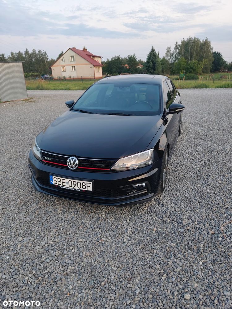 Volkswagen Jetta - 8