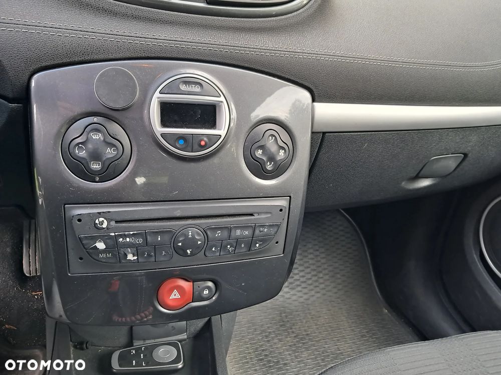 Renault Clio - 11