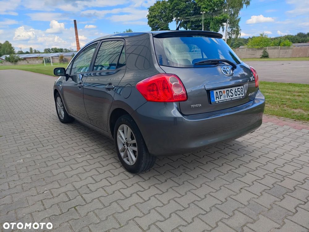 Toyota Auris - 11