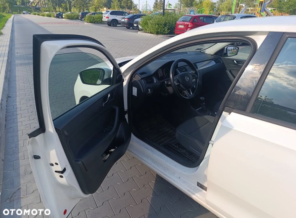 Skoda RAPID 1.2 TSI Ambition Max - 8