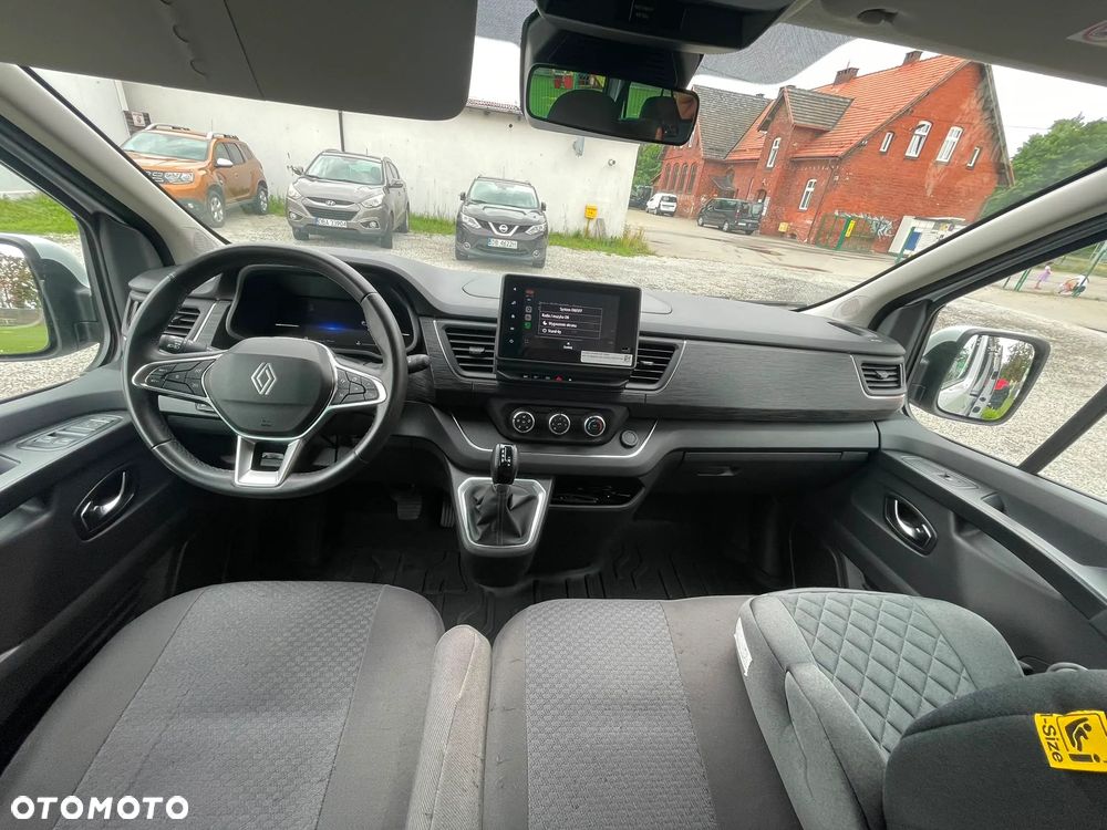 Renault Trafic 2.0 dCi EDC - 11