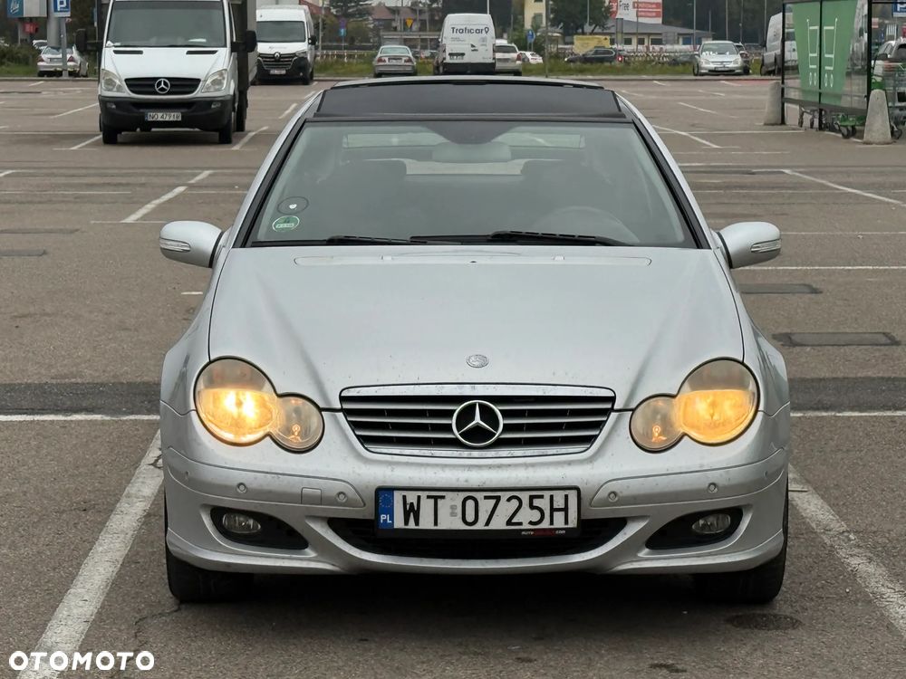 Mercedes-Benz C-Class 2005 photo 3