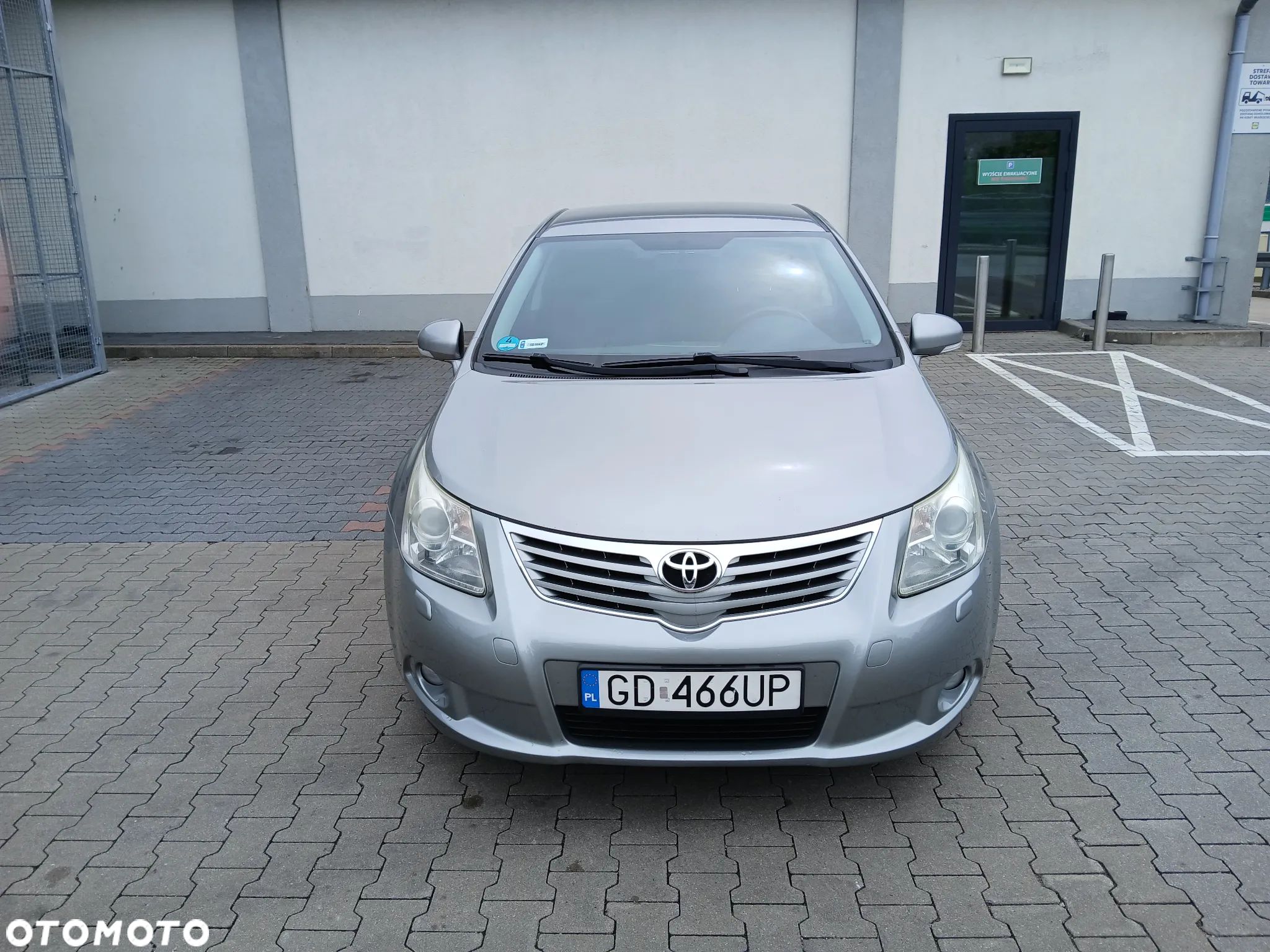 Toyota Avensis 1.8 Premium - 1