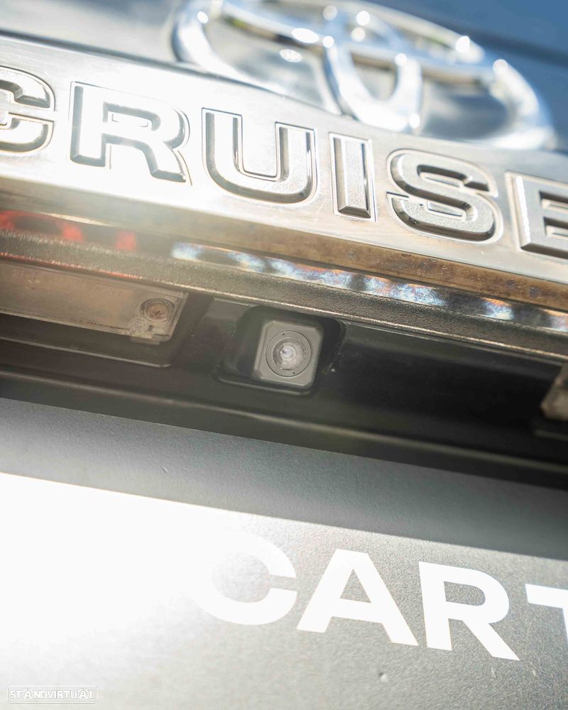 Toyota Land Cruiser Prado - 12