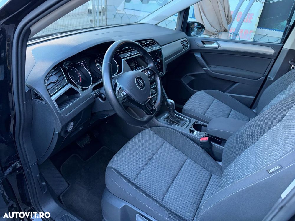 Volkswagen Touran 1.5 TSI DSG Comfortline - 6