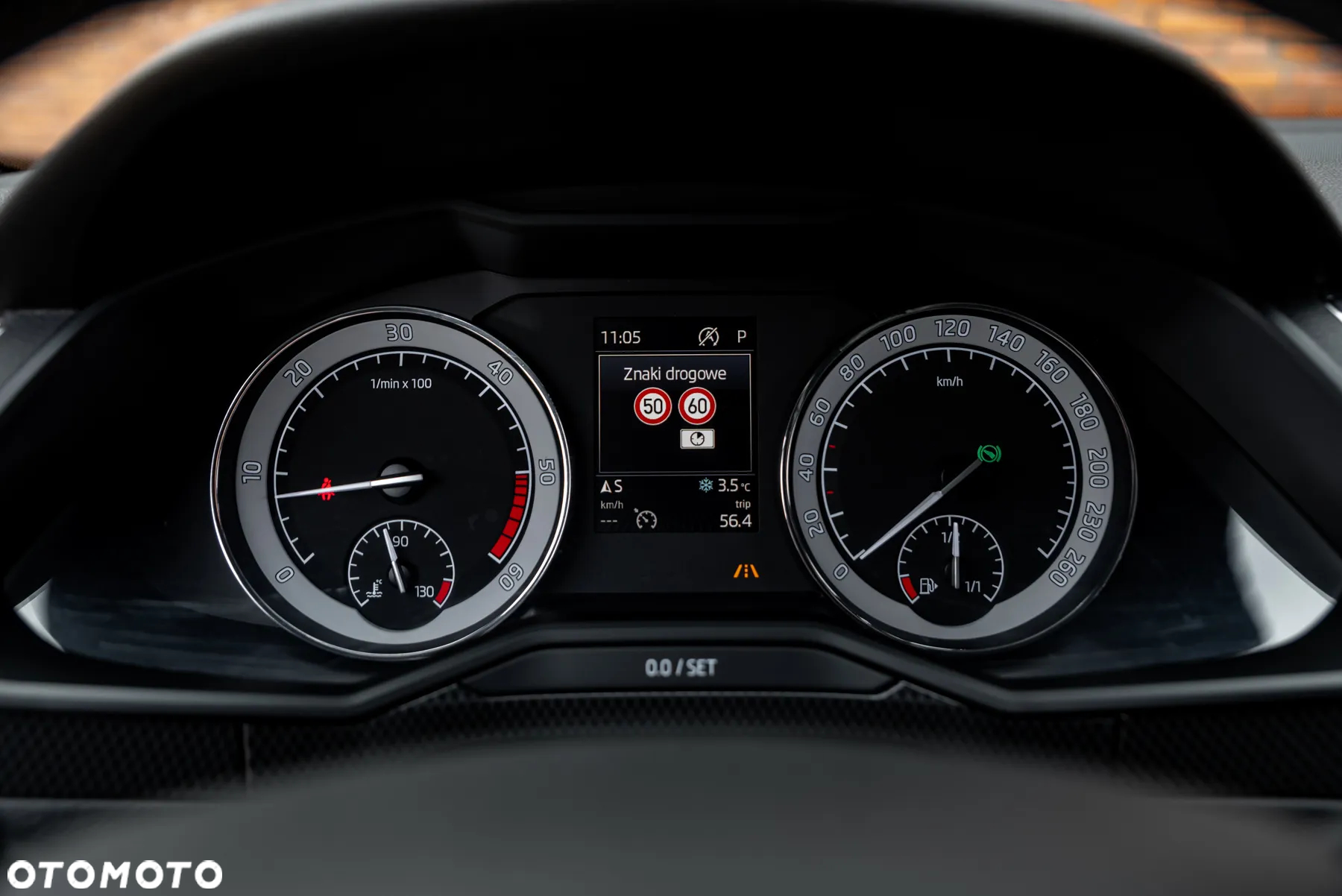 Skoda Superb 2.0 TDI DSG Sportline - 35