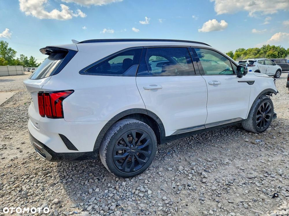 Kia Sorento - 4