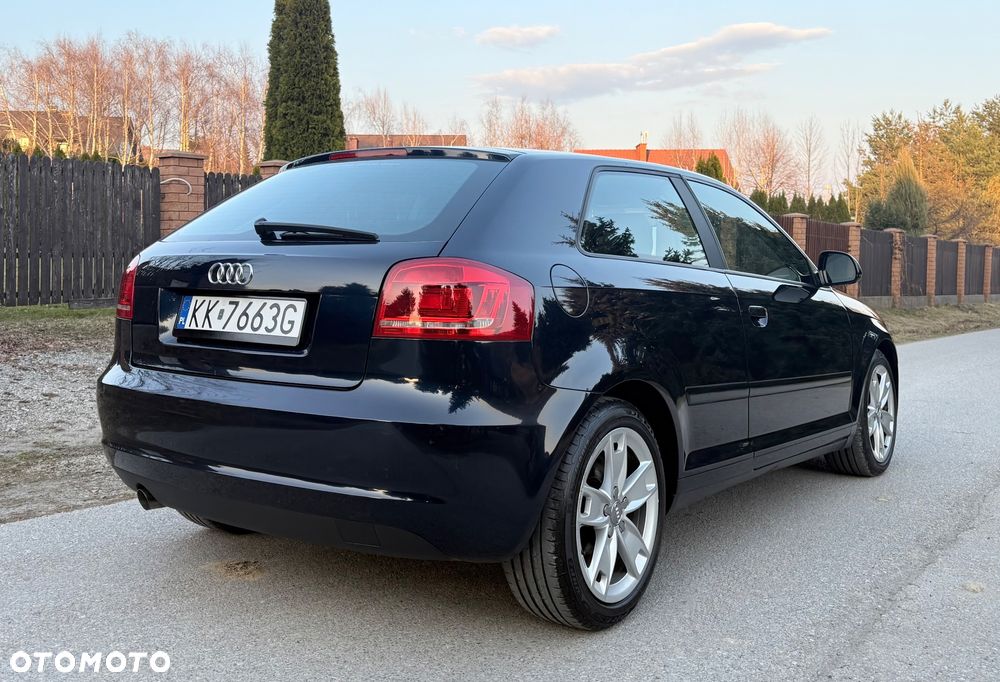 Audi A3 3-drzwiowe 1.6 TDI DPF Ambition - 8