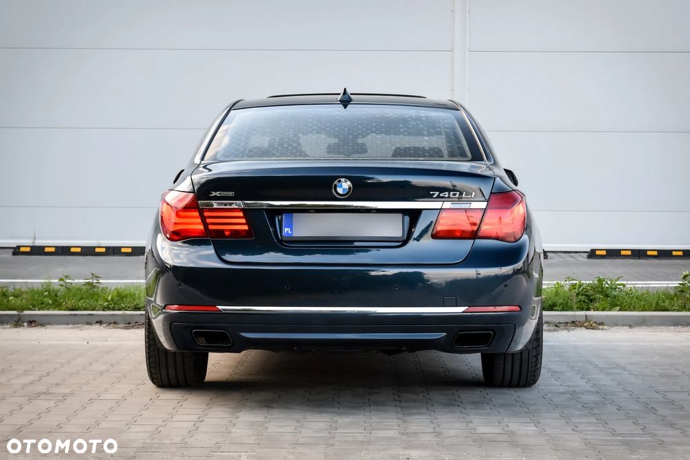 BMW Seria 7 740i L - 13