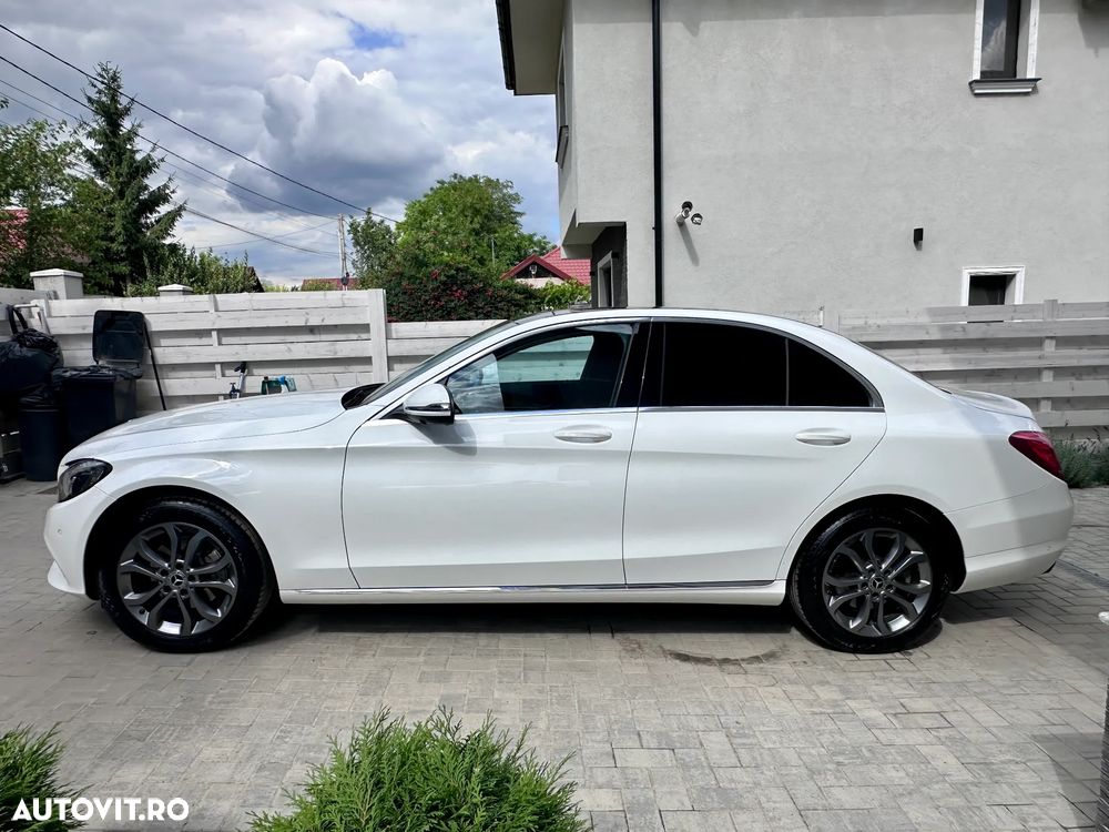 Mercedes-Benz C 200 4MATIC 9G-TRONIC Avantgarde - 9
