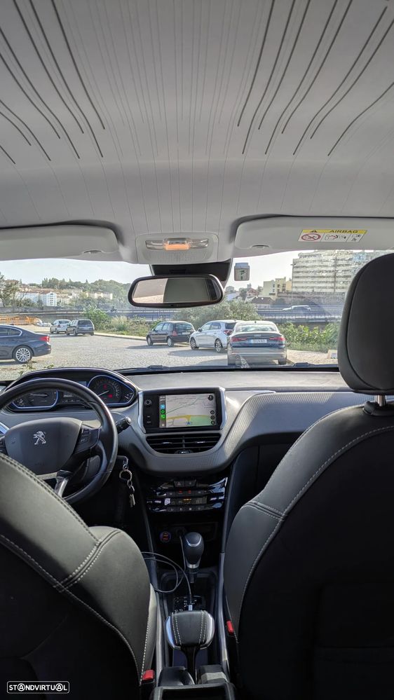 Peugeot 2008 PureTech 110 GPF Stop&Start EAT6 Allure - 27