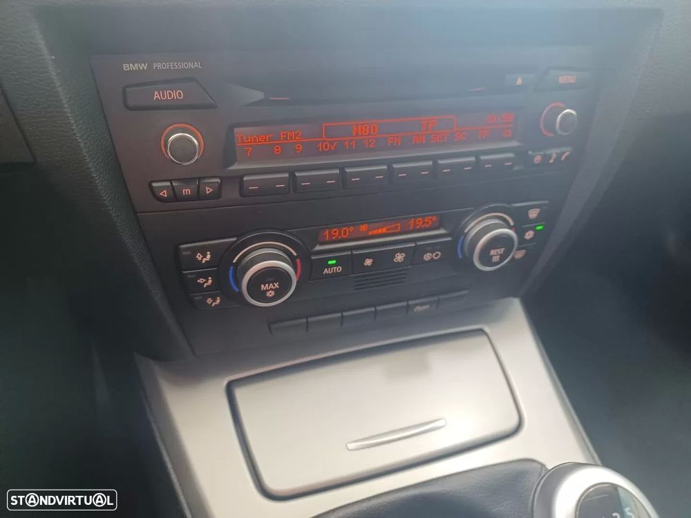 BMW 318 d — fotografia 16