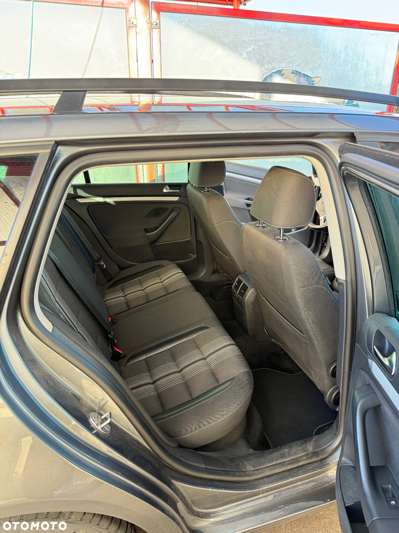 Volkswagen Golf - 6