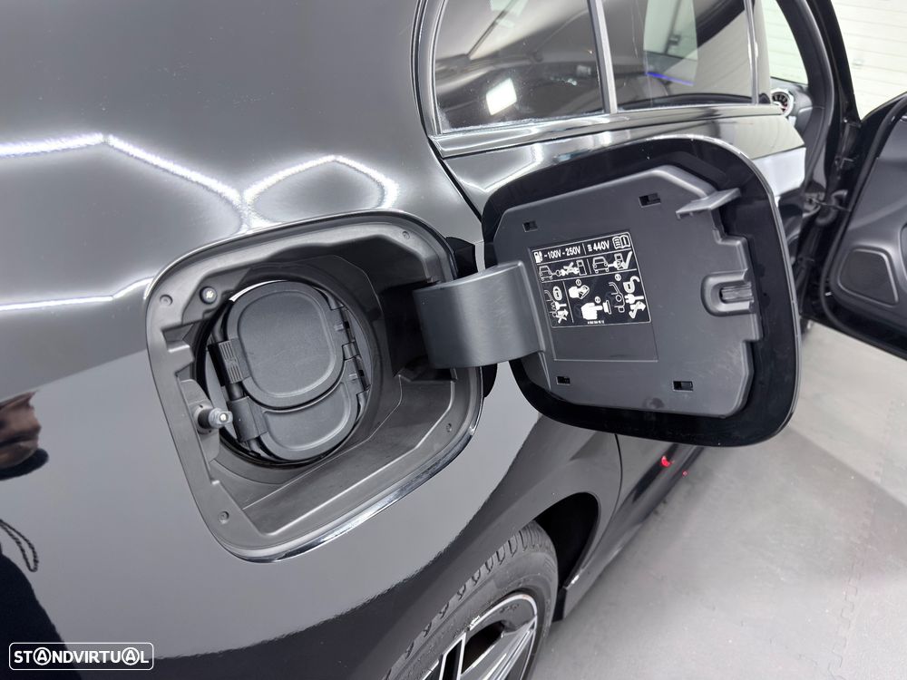 Mercedes-Benz A 250 e 8G-DCT Edition AMG Line - 38