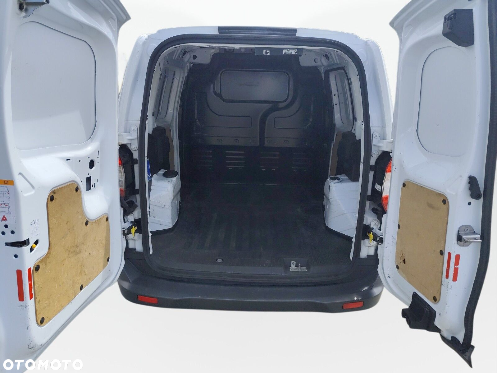 Ford transit-courier - 15