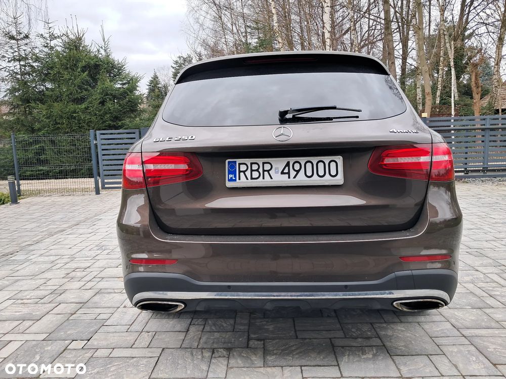 Mercedes-Benz GLC 250 4Matic 9G-TRONIC AMG Line - 26