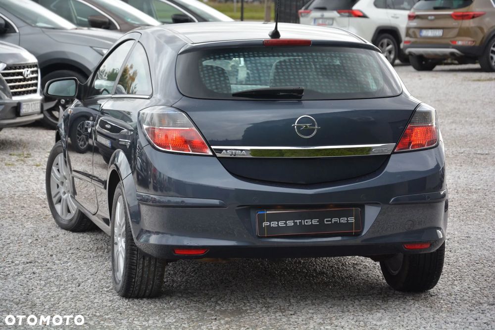 Opel Astra GTC 1.8 - 12