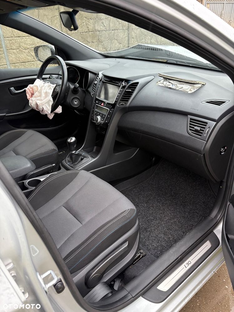 Hyundai i30 blue 1.6 CRDi Passion - 20
