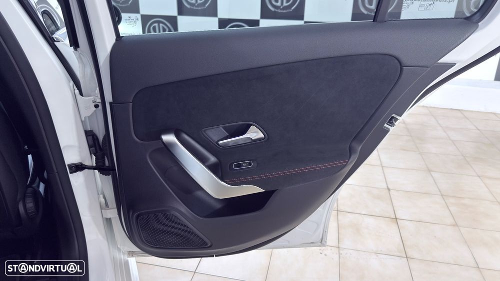 Mercedes-Benz A 200 AMG Line Aut. - 32