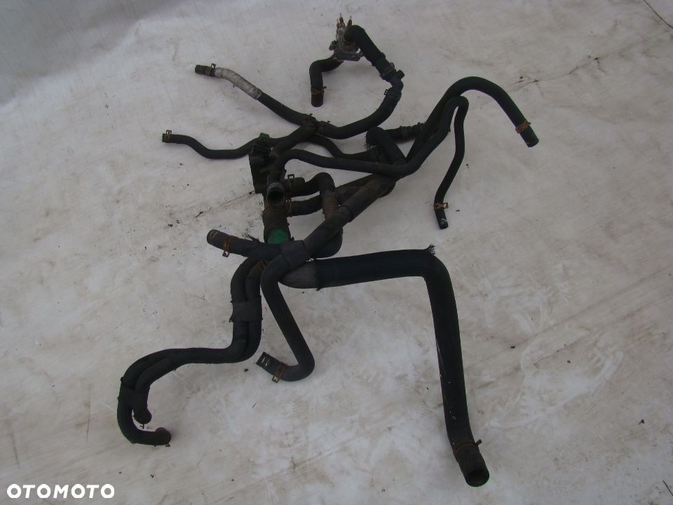 Rura wąż przewód wody chłodzenia termostat Opel Vivaro Renault Trafic 2,5 DCI CDTI lift - 1