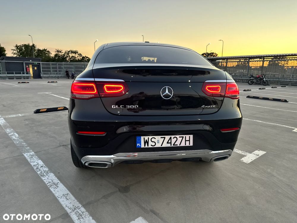 Mercedes-Benz GLC 300 4Matic 9G-TRONIC Edition Avantgarde - 12