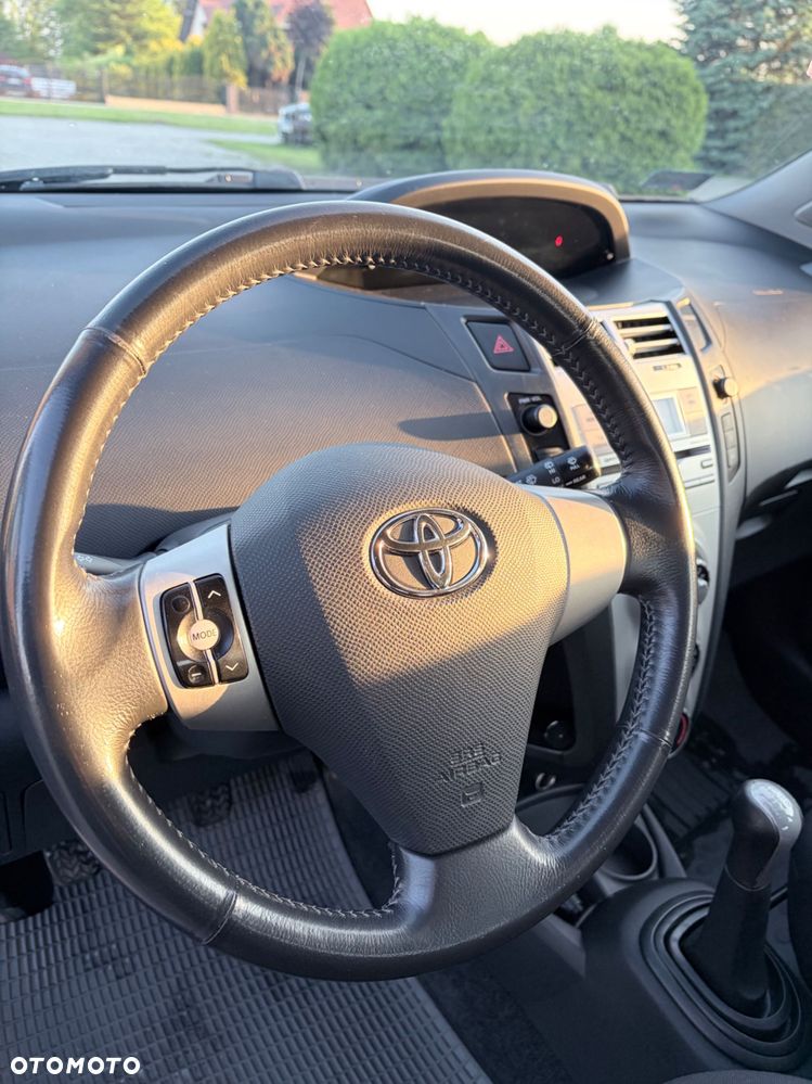 Toyota Yaris - 7