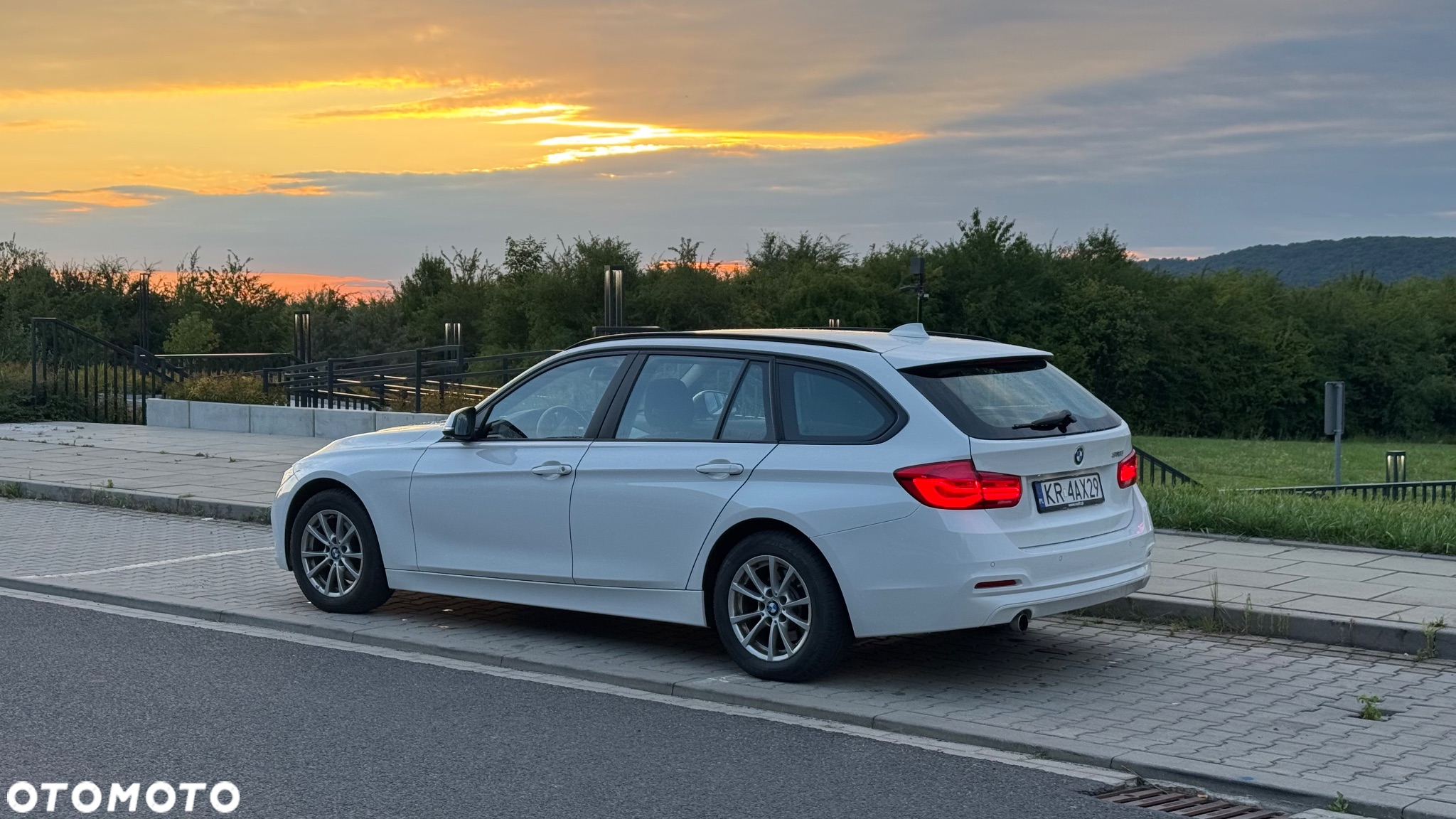 BMW Seria 3 318i - 3