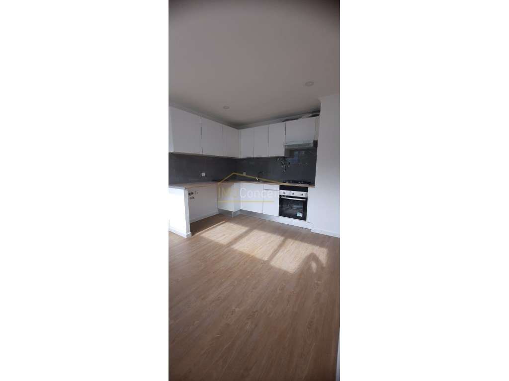 Apartamento T1- Santo Antonio Da Charneca - Barreiro - Grande imagem: 2/25
