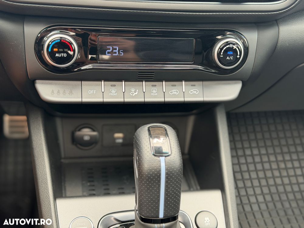 Hyundai KONA - 32
