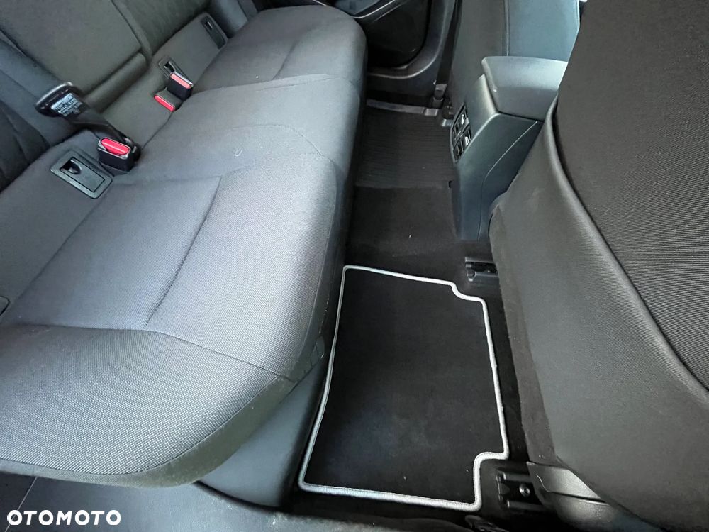 Toyota Corolla 1.8 Hybrid Comfort - 26